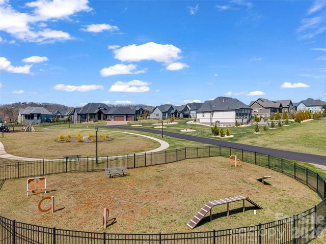 275 Daniel Circle Drive, Mills River, NC 28759