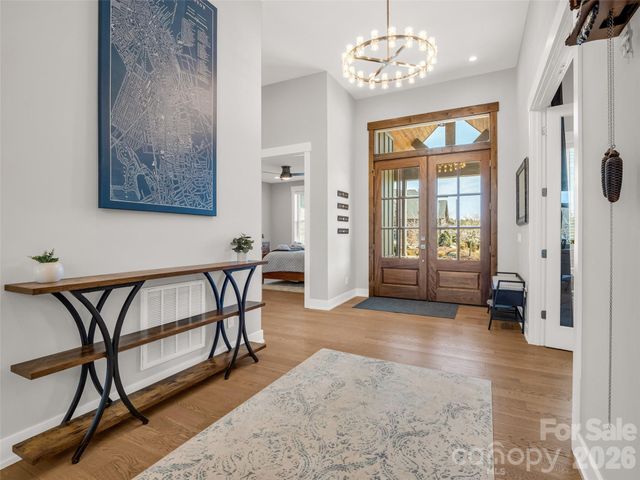 275 Daniel Circle Drive, Mills River, NC 28759