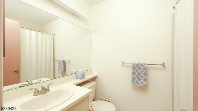 22 Woodward Ln, Bernards Twp., NJ 07920