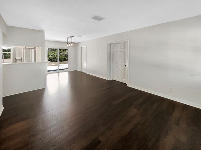 4825 W BAY COURT AVENUE, Tampa, FL 33611