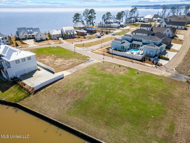 S Canal Drive, Madison, MS 39110