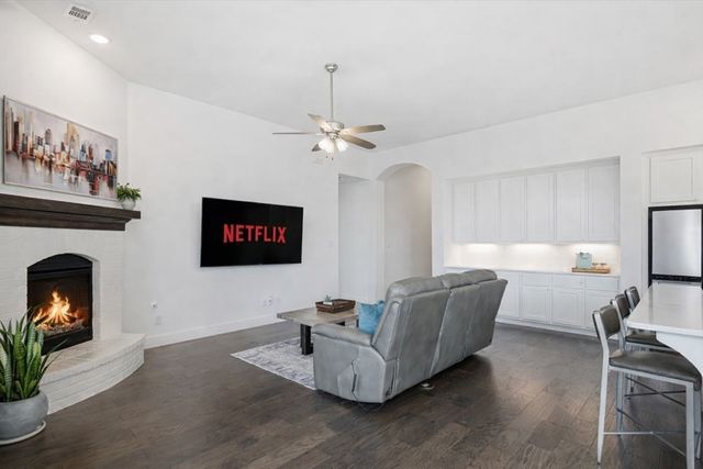 4105 Crossroads Court, Oak Point, TX 75068