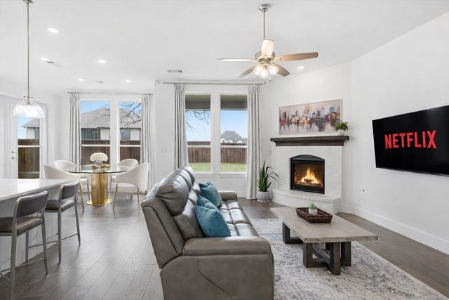 4105 Crossroads Court, Oak Point, TX 75068