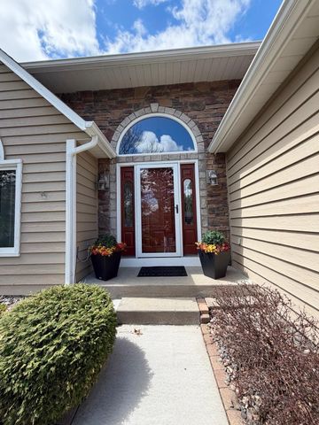 2555 Sylvan Street, Little Canada, MN 55117