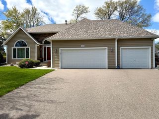 2555 Sylvan Street, Little Canada, MN 55117