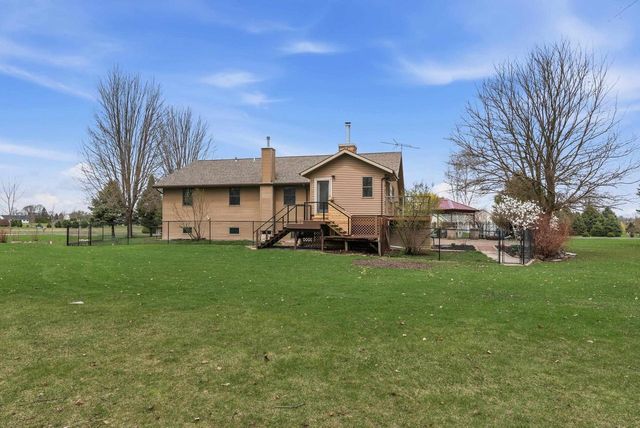 W9486 Zimmerman Drive, Beaver Dam, WI 53916