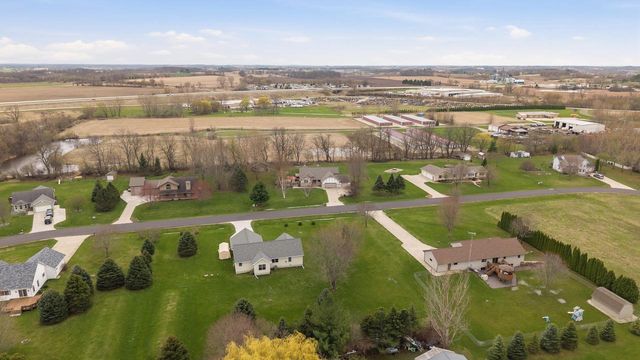 W9486 Zimmerman Drive, Beaver Dam, WI 53916