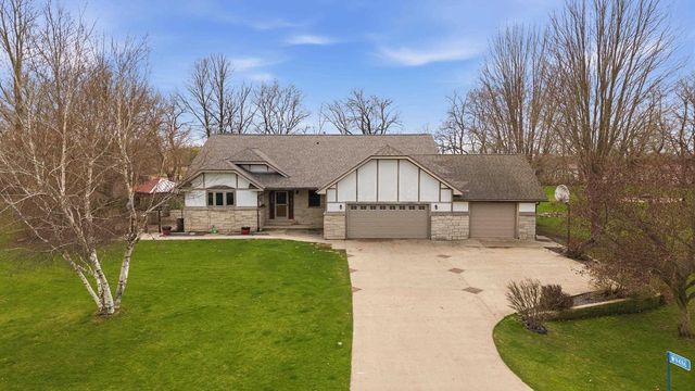 W9486 Zimmerman Drive, Beaver Dam, WI 53916