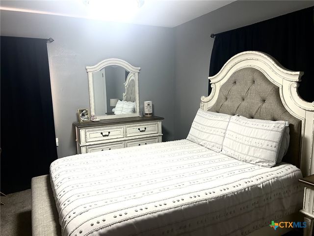 811 E Rosebud Avenue, Victoria, TX 77901