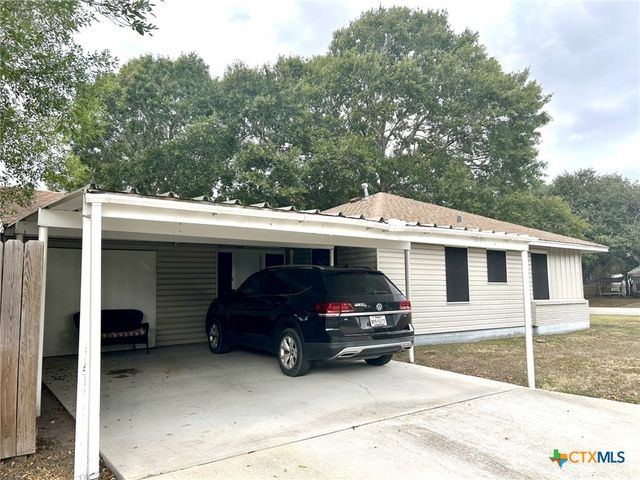 811 E Rosebud Avenue, Victoria, TX 77901