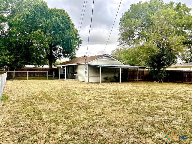 811 E Rosebud Avenue, Victoria, TX 77901