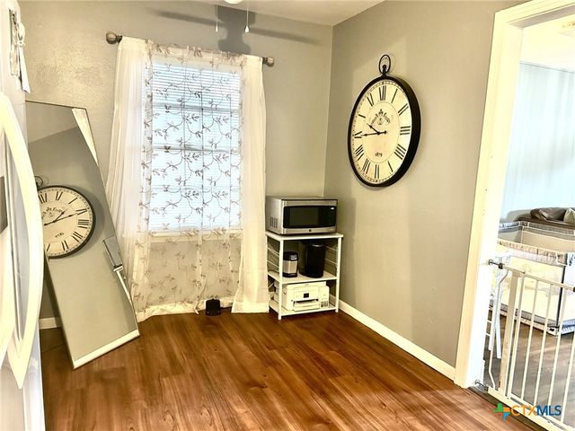 811 E Rosebud Avenue, Victoria, TX 77901