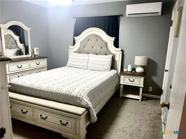 811 E Rosebud Avenue, Victoria, TX 77901