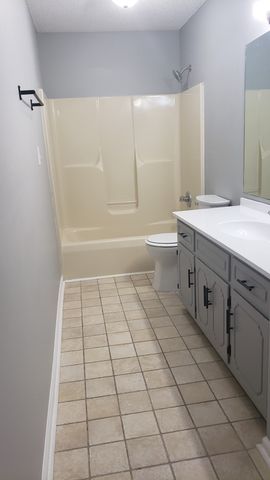 570 Barney Ln, Clarksville, TN 37042