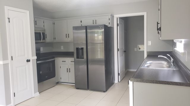 570 Barney Ln, Clarksville, TN 37042