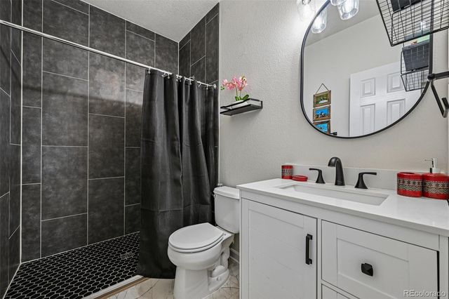 247 N Coolidge Way, Aurora, CO 80018