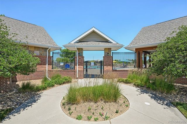 247 N Coolidge Way, Aurora, CO 80018