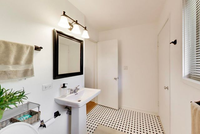 1304 Central Avenue, Wilmette, IL 60091