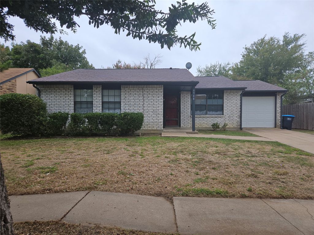 6908 Sunflower Circle N, Fort Worth, TX 76120