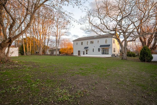 980 Green End Avenue Avenue, Middletown, RI 02842