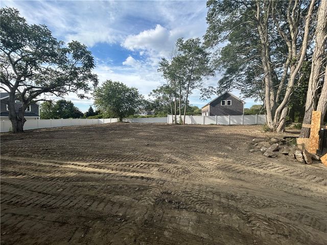 980 Green End Avenue Avenue, Middletown, RI 02842