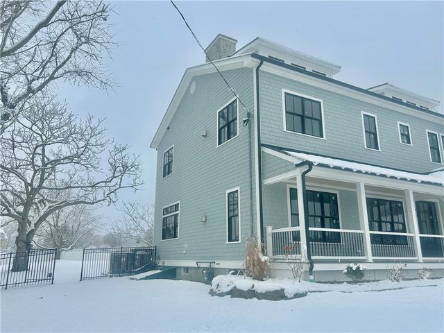 980 Green End Avenue Avenue, Middletown, RI 02842