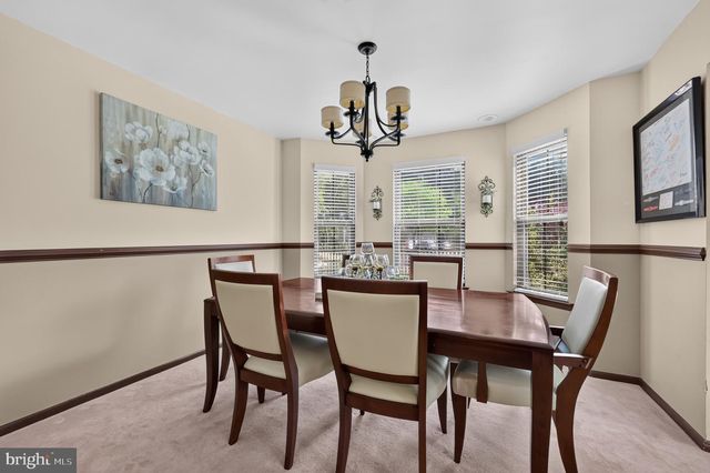 1 WOODLEIGH CT, Mantua, NJ 08051