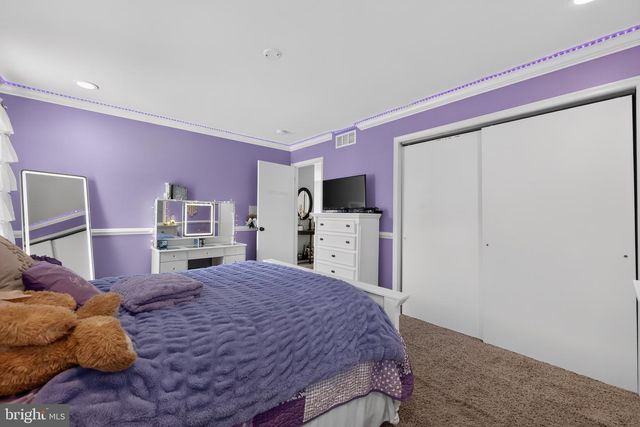 1 WOODLEIGH CT, Mantua, NJ 08051