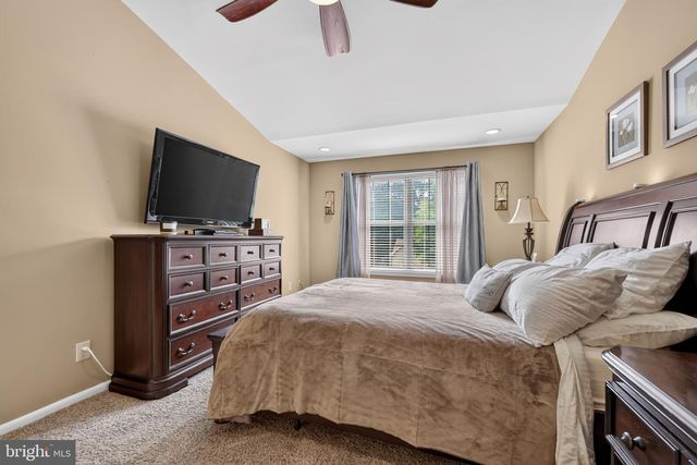 1 WOODLEIGH CT, Mantua, NJ 08051