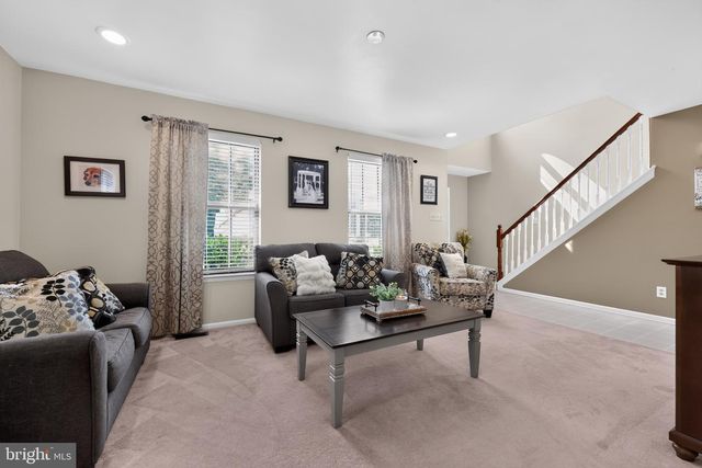 1 WOODLEIGH CT, Mantua, NJ 08051