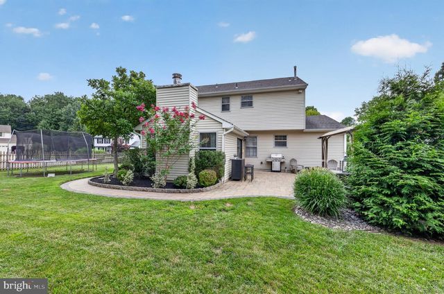 1 WOODLEIGH CT, Mantua, NJ 08051