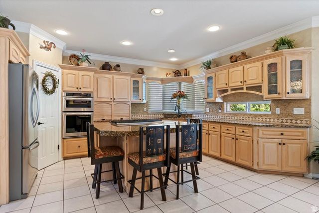1880 SHADOW VALLEY DR, Ogden, UT 84403