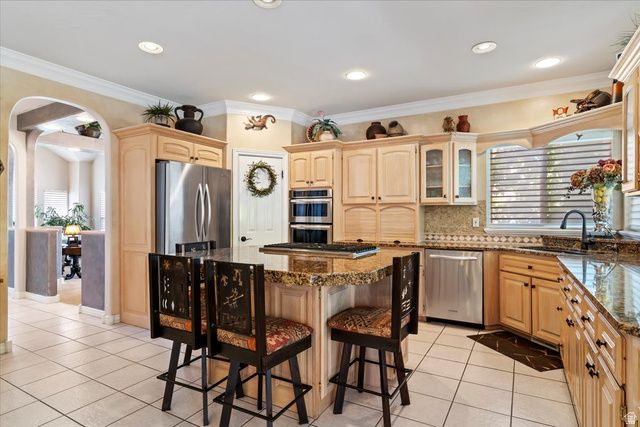1880 SHADOW VALLEY DR, Ogden, UT 84403