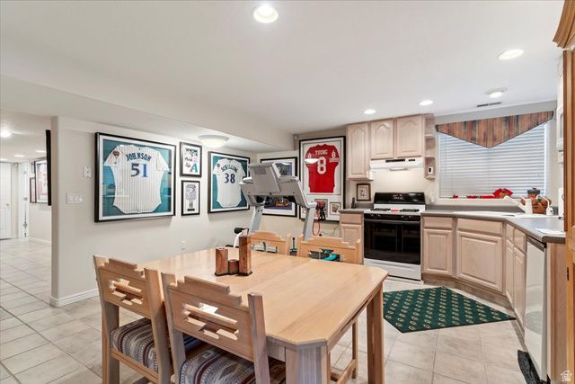 1880 SHADOW VALLEY DR, Ogden, UT 84403