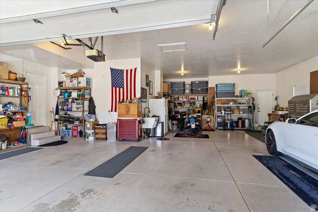 1880 SHADOW VALLEY DR, Ogden, UT 84403