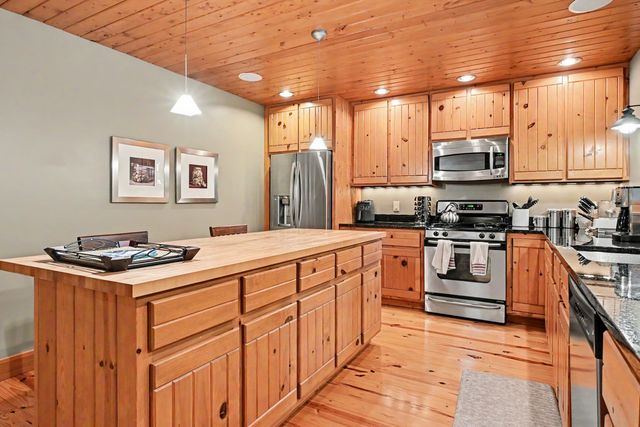 14300 Wildwood Lane, Chikaming Twp, MI 49125