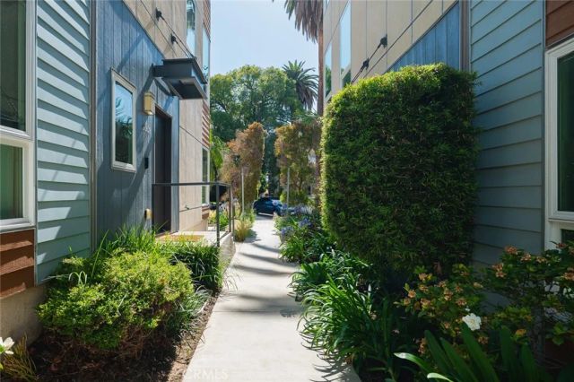 5627 Observation, Los Angeles, CA 90028
