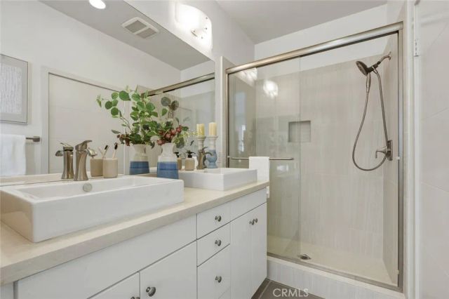 5627 Observation, Los Angeles, CA 90028