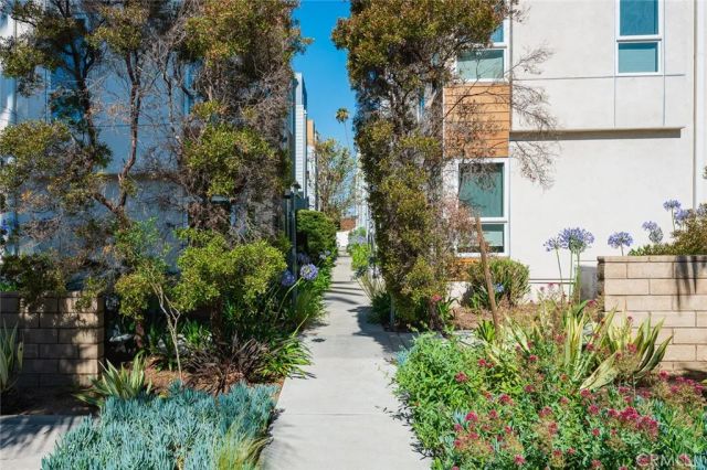 5627 Observation, Los Angeles, CA 90028