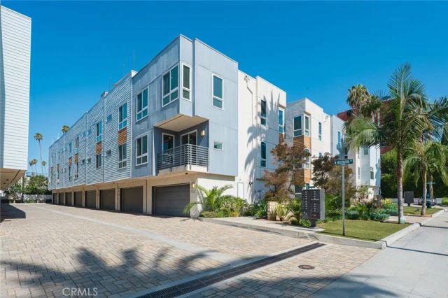 5627 Observation, Los Angeles, CA 90028