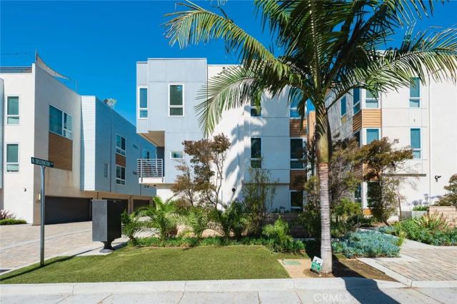 5627 Observation, Los Angeles, CA 90028
