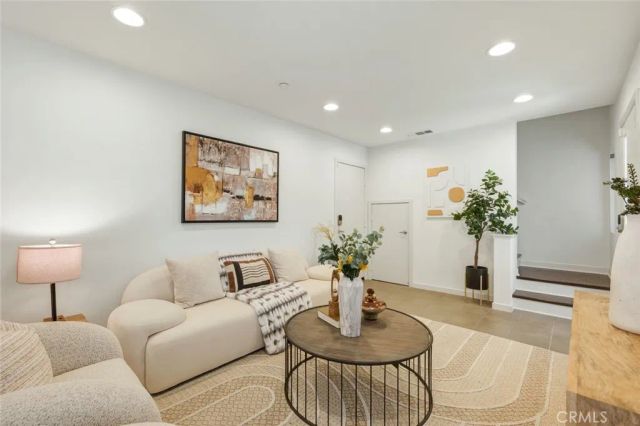 5627 Observation, Los Angeles, CA 90028