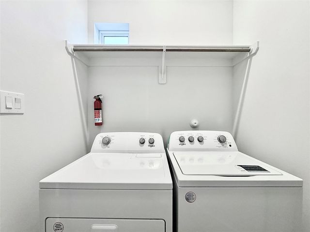 5815 Fairdale Lane B, Houston, TX 77057