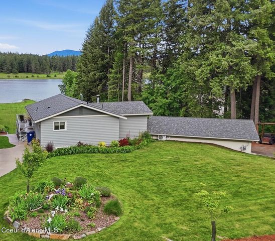 15720 N Ridgeway Ln, Hayden, ID 83835