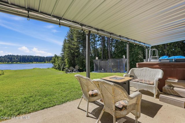 15720 N Ridgeway Ln, Hayden, ID 83835