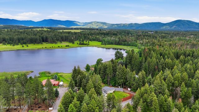 15720 N Ridgeway Ln, Hayden, ID 83835