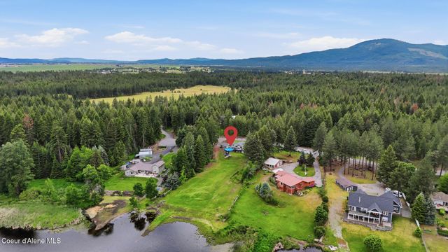 15720 N Ridgeway Ln, Hayden, ID 83835