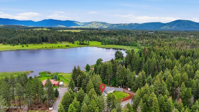 15720 N Ridgeway Ln, Hayden, ID 83835