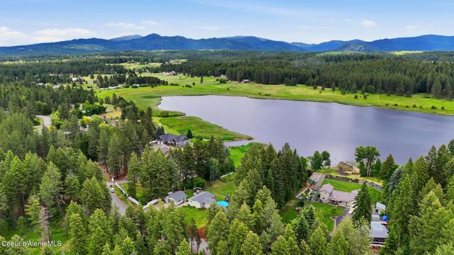 15720 N Ridgeway Ln, Hayden, ID 83835