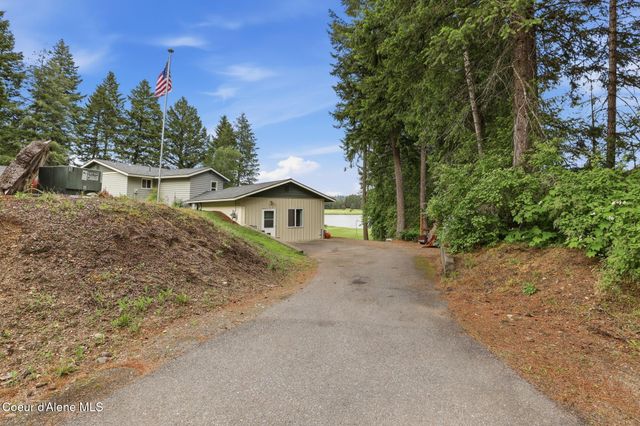 15720 N Ridgeway Ln, Hayden, ID 83835